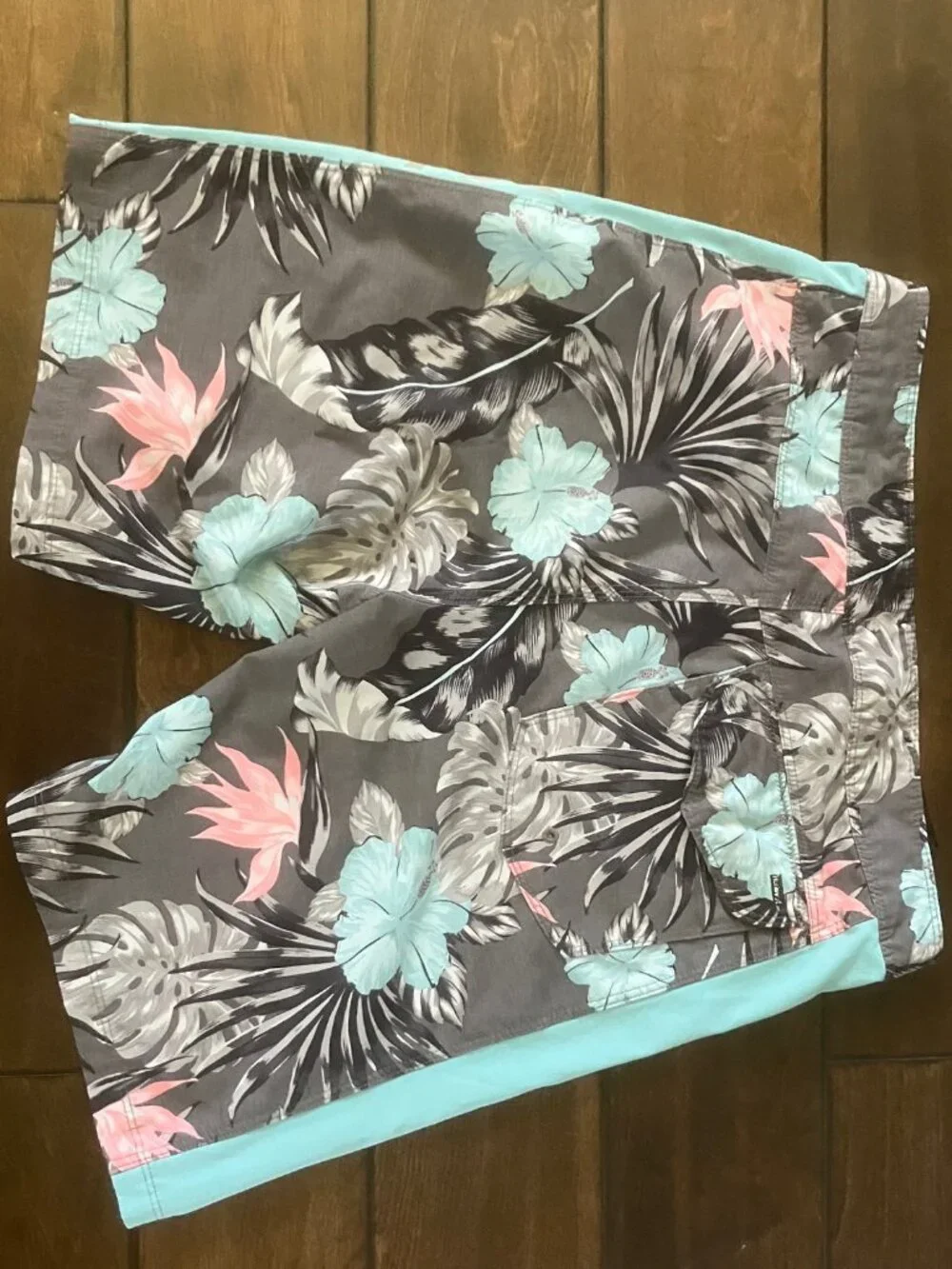 Hurley Tropical Hibiscus Board Shorts - Men's Size 30 - Used